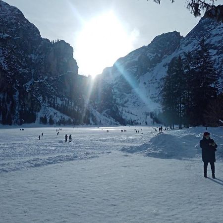 Relax Al Lago Di Braies Браєс Екстер'єр фото